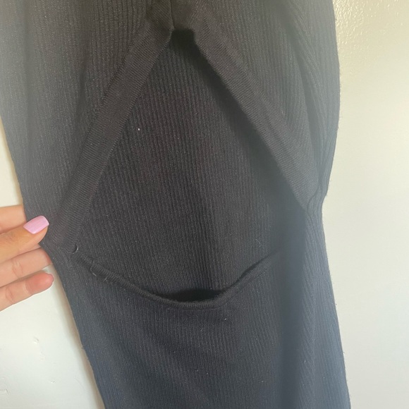 Open-back Ribbed LBD - Picture 4 of 7